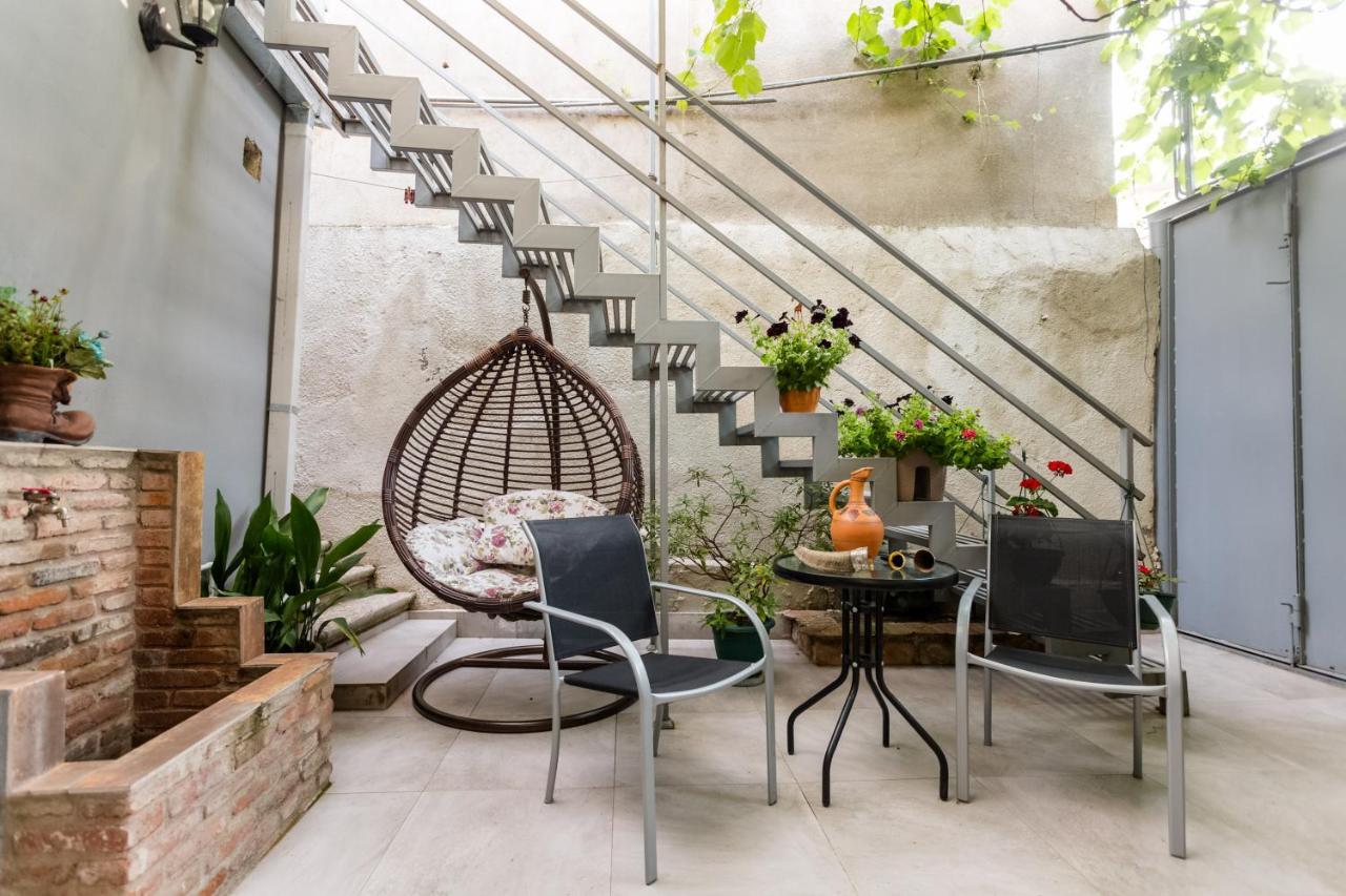 Rustaveli Two Bedroom Apartment With 5 Star Location Tbilisi Luaran gambar
