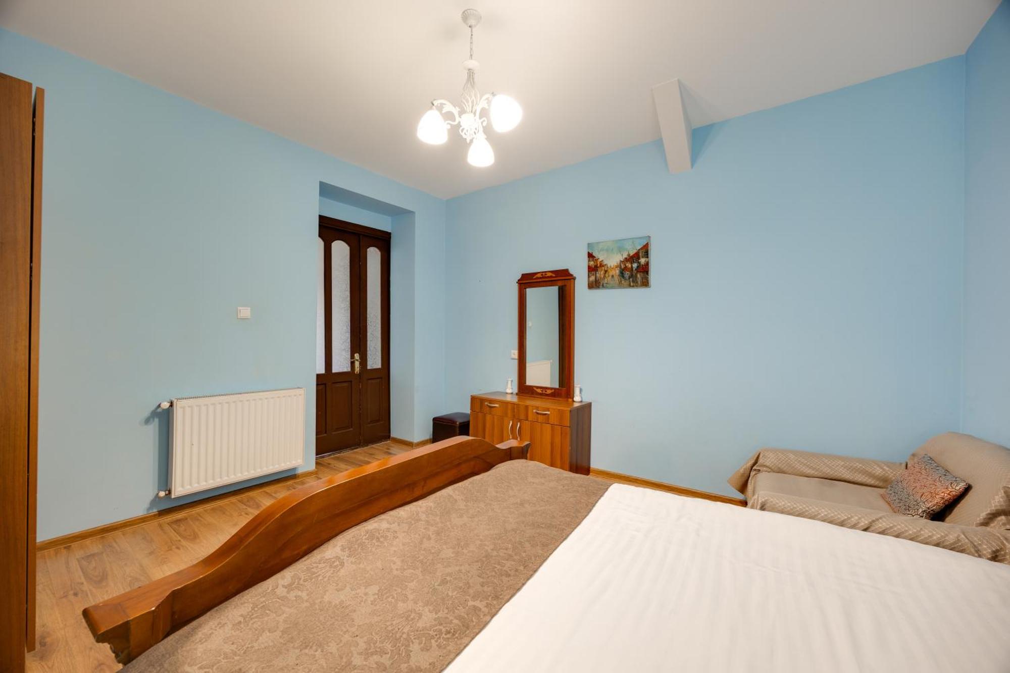 Rustaveli Two Bedroom Apartment With 5 Star Location Tbilisi Luaran gambar