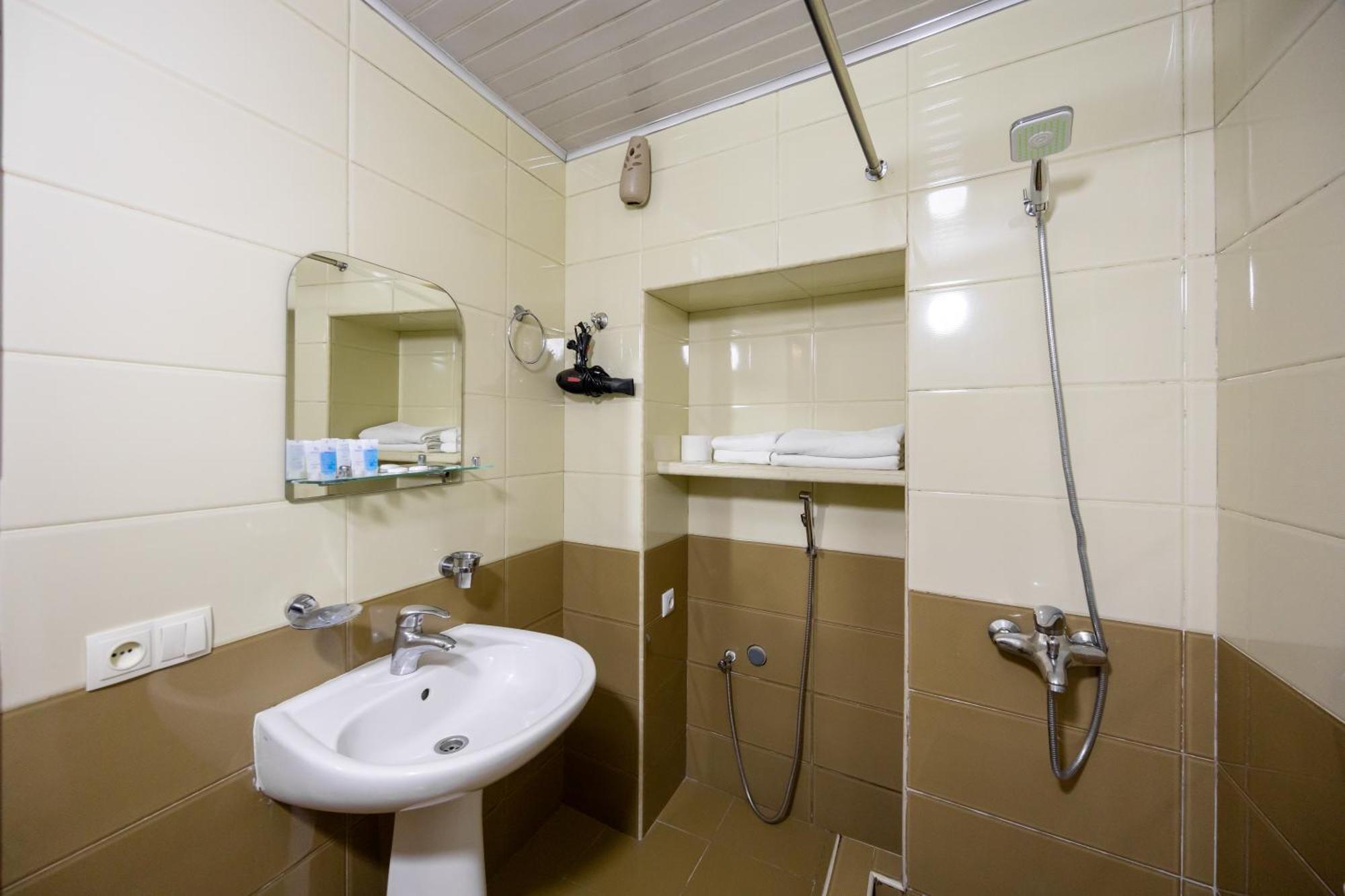 Rustaveli Two Bedroom Apartment With 5 Star Location Tbilisi Luaran gambar